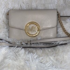 Michael Kors Crossbody Bag leather cream white snap closure and adjustable strap